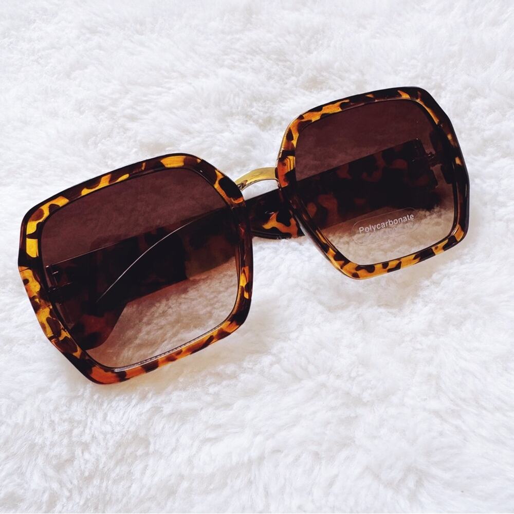 Layla Tortoise Brown Sleek Square Sunglasses - Picture 3 of 12